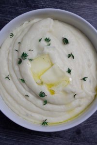 How to Make Creamy Garlic and Herb Mashed Potatoes from Scratch