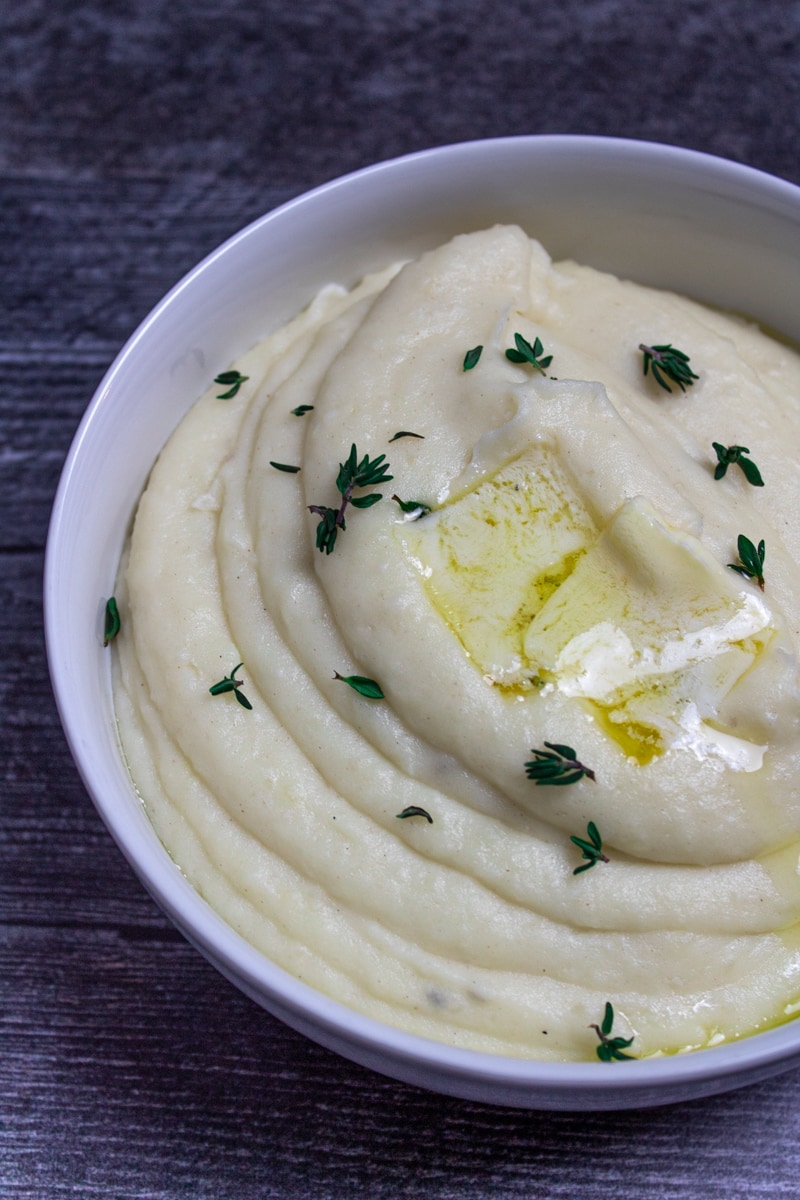 Creamy Garlic And Herb Mashed Potatoes The Daily Speshyl