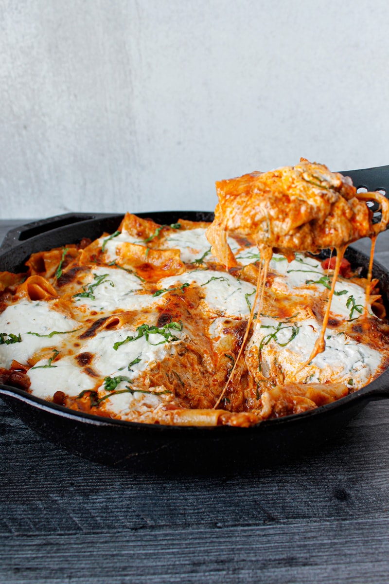 Easy One Pan Skillet Lasagna: 30 Minute Meal - The Daily Speshyl